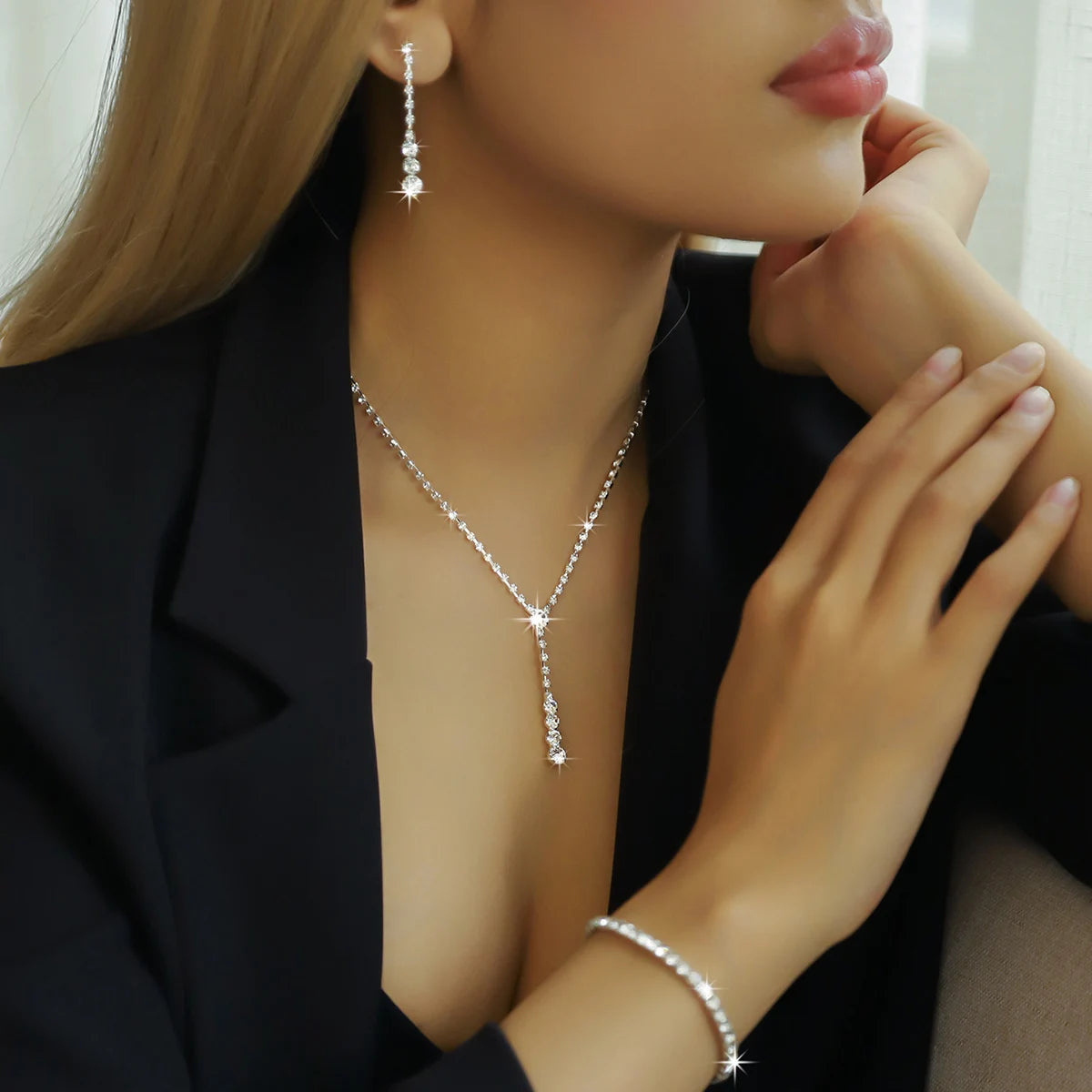 Conjunto Gemstone Drop - Colar Gravatinha e Brincos (Edição Pedras)