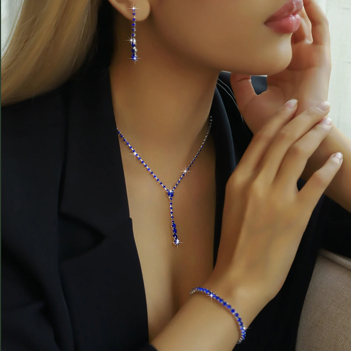 Conjunto Gemstone Drop - Colar Gravatinha e Brincos (Edição Pedras)