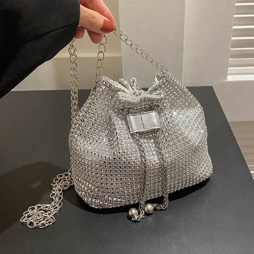Bolsa Bucket Crystal - Strass e Alça de Corrente (Edição Festa)